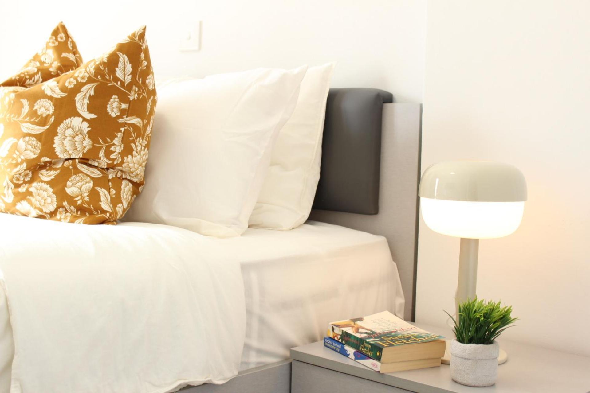 Luxury At Mackenzie With Private Parking And Balcony Апартаменти