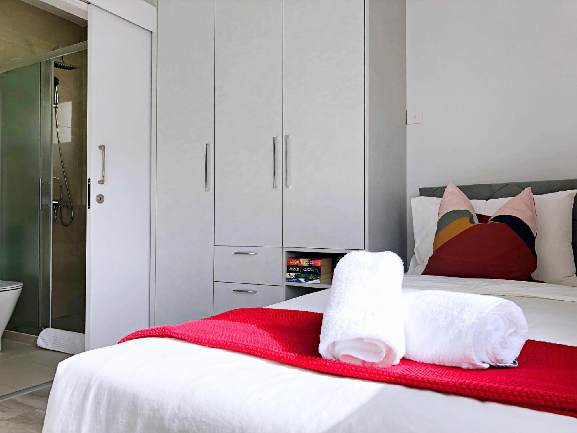 Luxury At Mackenzie With Private Parking And Balcony Апартаменти
