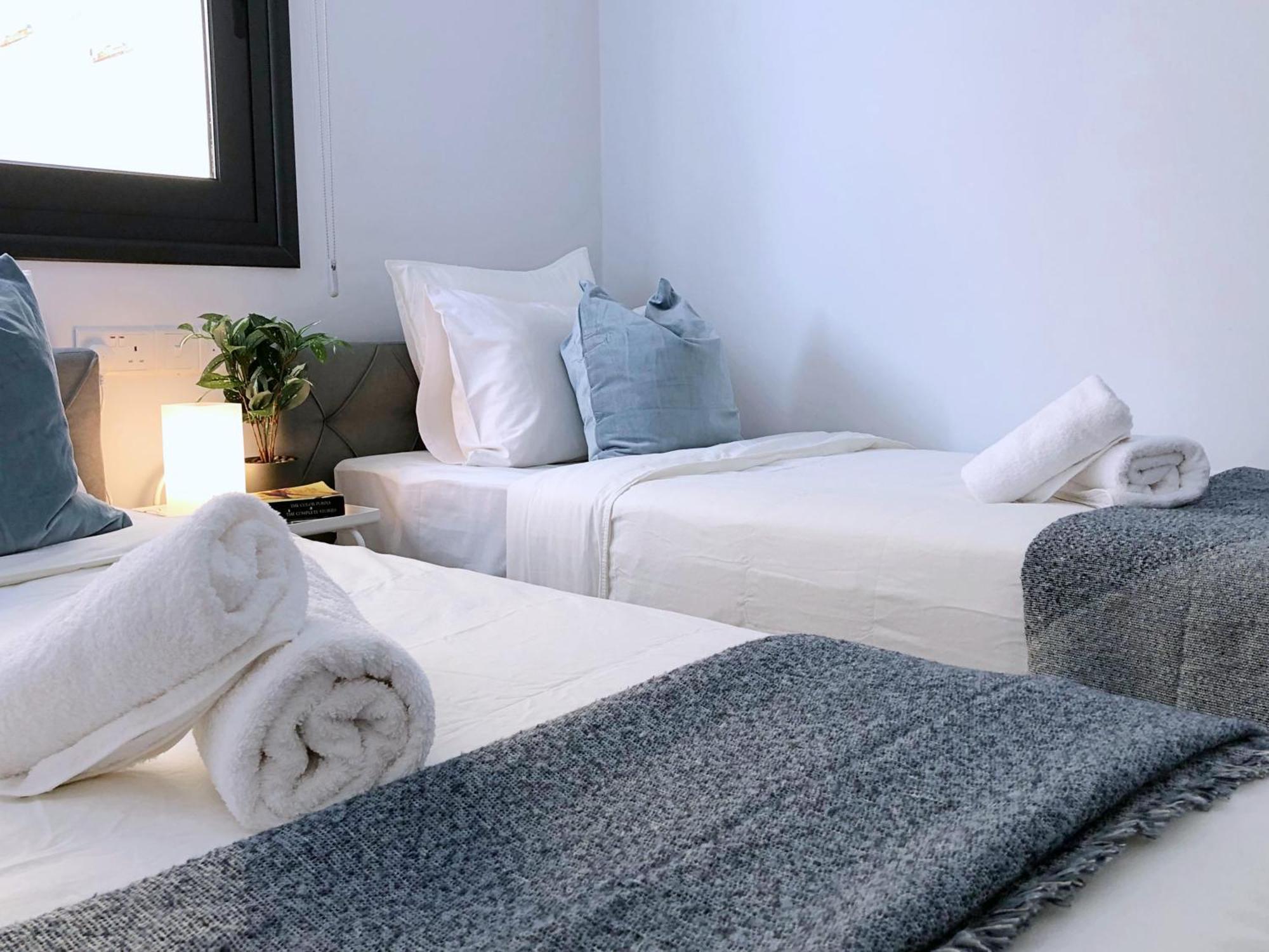 Апартаменти Luxury At Mackenzie With Private Parking And Balcony